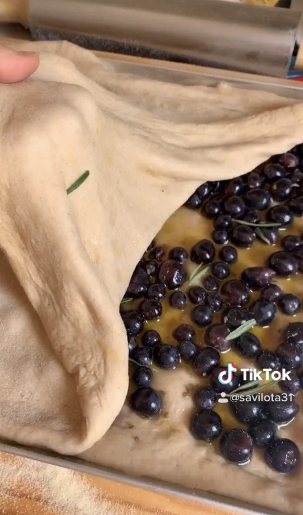 a schiacciata com uvas da Toscana
