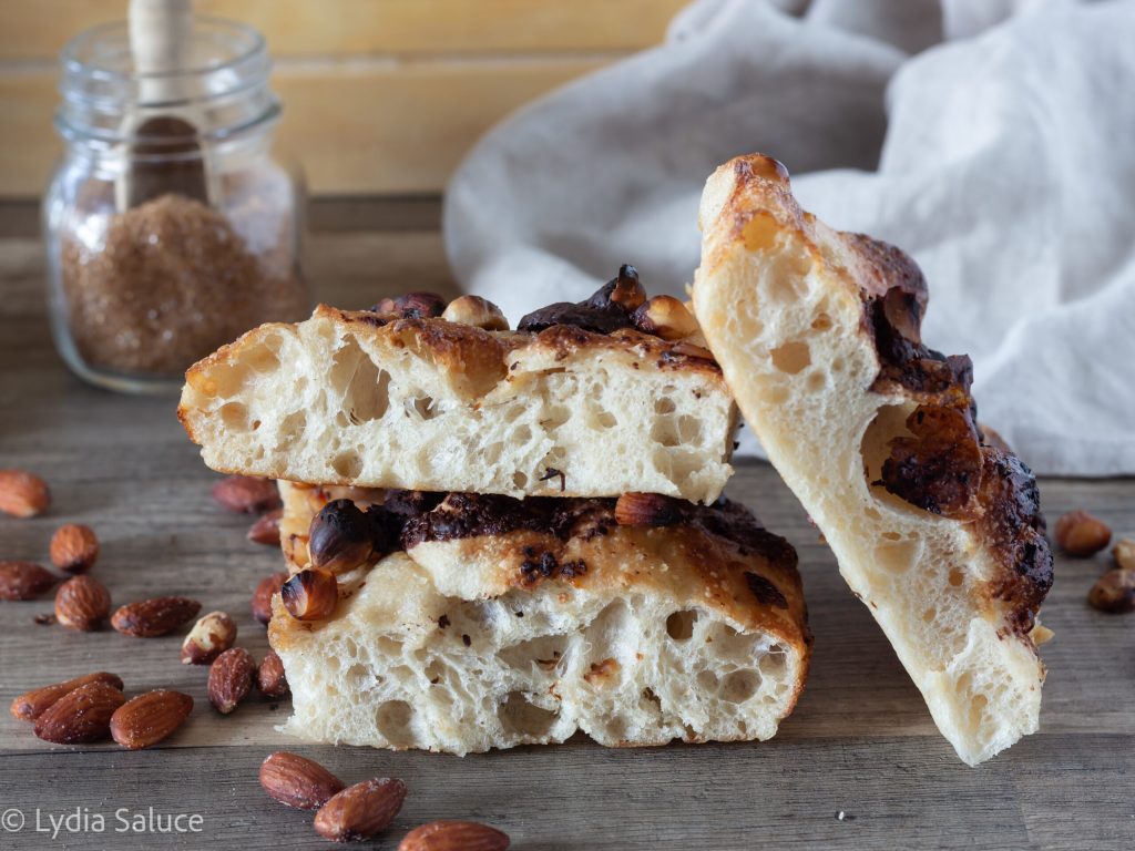 focaccia doce com chocolate