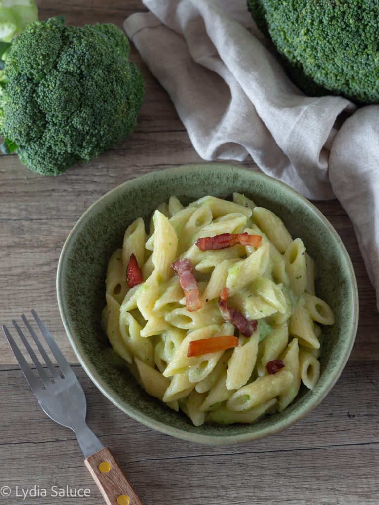 macarrão com creme de brócolis