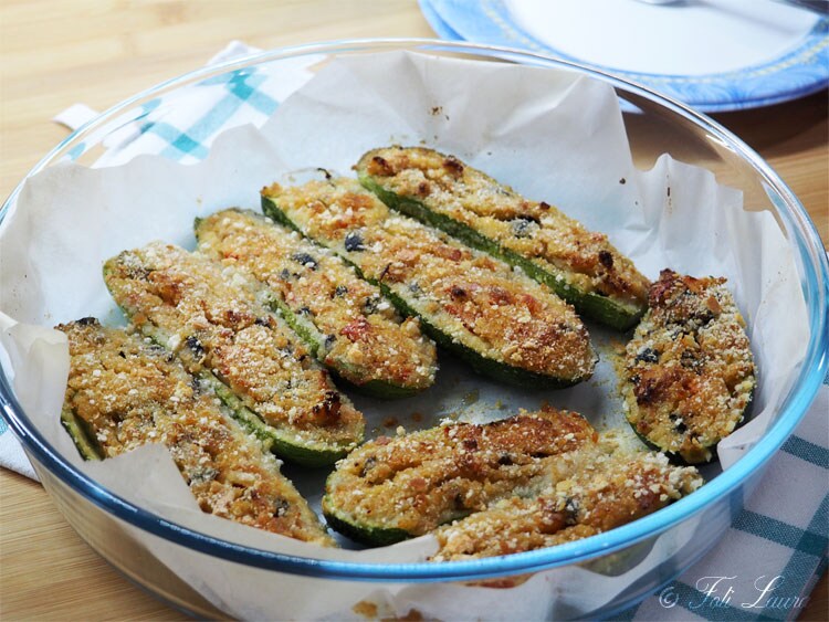 Abobrinhas recheadas ao forno à mediterrânea: receita fácil e leve com atum, azeitonas e alcaparras