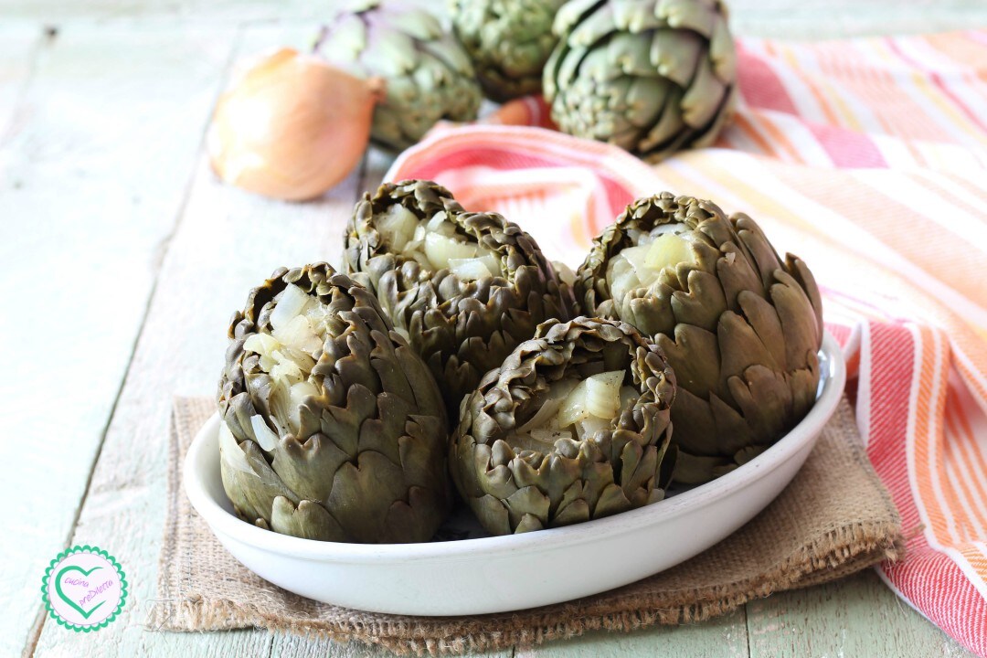 Alcachofras com cebola