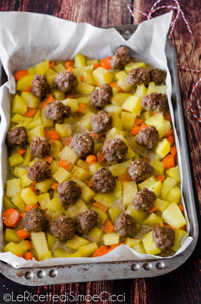 Almôndegas assadas com batatas