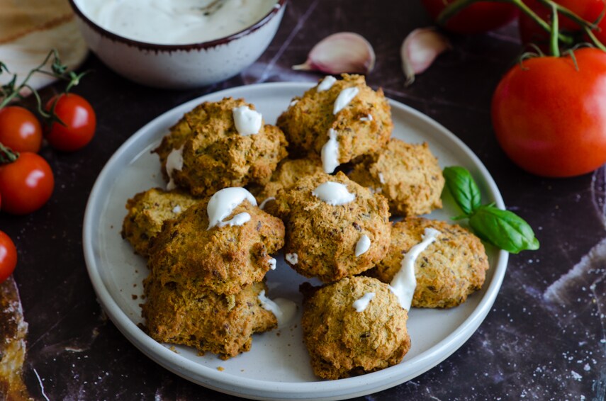 Almôndegas de grão-de-bico sem ovos, carne e pão, veganas, leves e saborosas