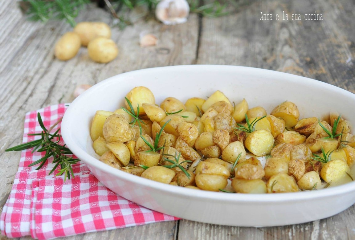 Batatas novas cozidas no micro-ondas