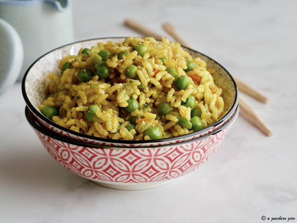 Arroz frito com legumes e ervilhas integral e desamidado