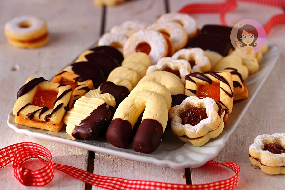 BISCOITOS MISTOS DE MASSA QUEBRADA TAMBÉM NO BIMBY