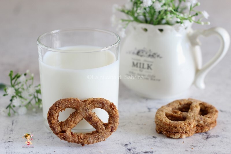 Biscoitos integrais com frutas secas