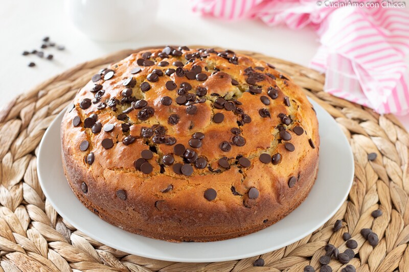 Bolo de ricota com gotas de chocolate