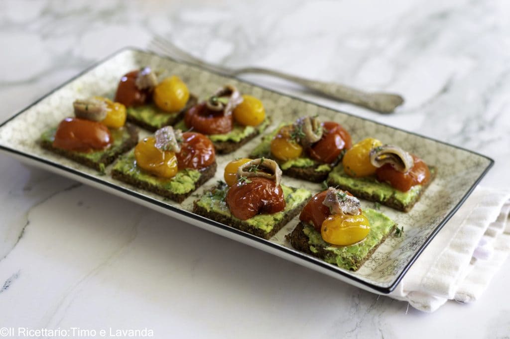 bruschettas de centeio com tomatinhos confit