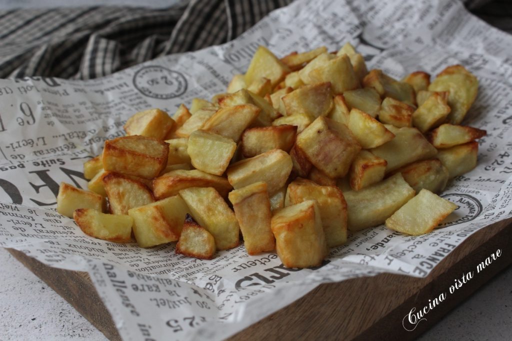 Batatas vermelhas na fritadeira a ar Cozinha vista mar