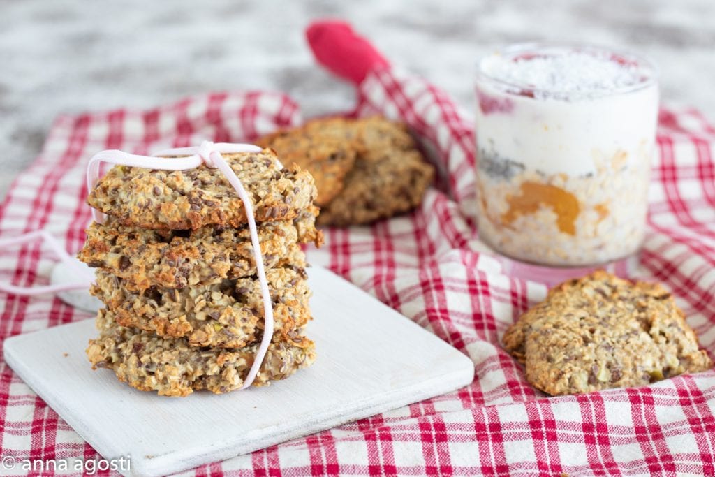 Biscoitos fit com aveia e maçãs