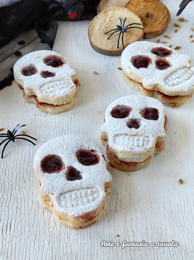 Biscoitos caveira recheados