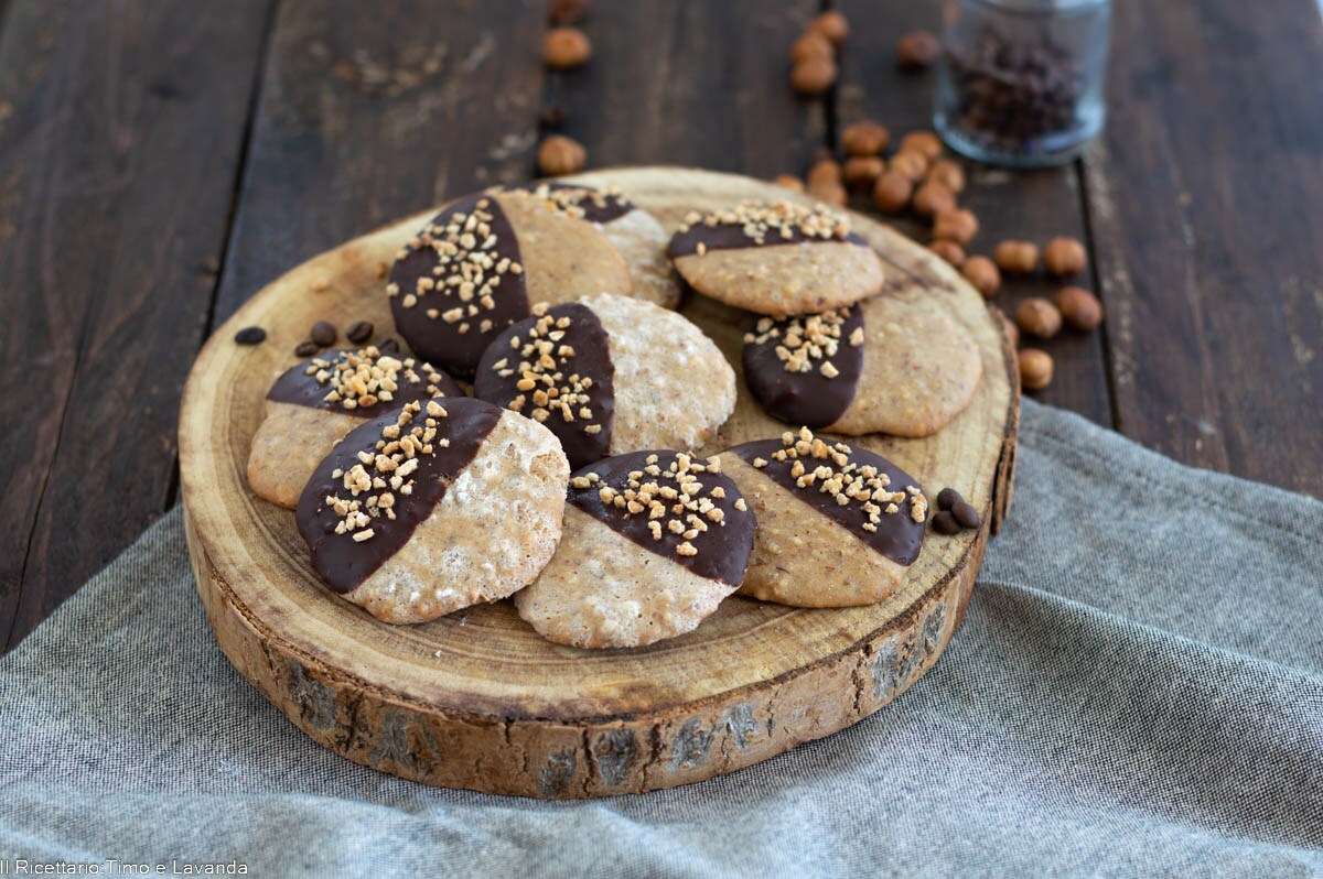 Biscoitos de café e avelã