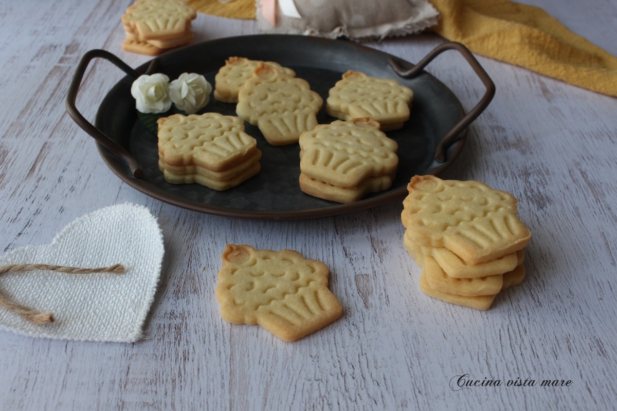 Biscoitos estampados de baunilha