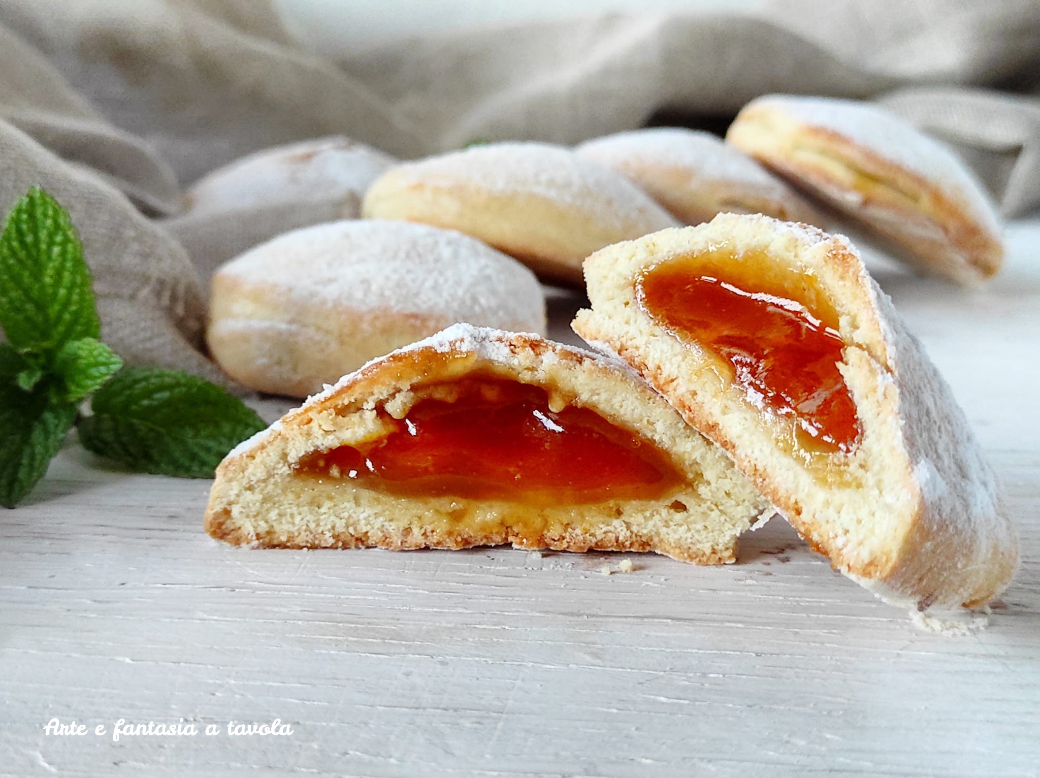 Biscoitos recheados com geleia