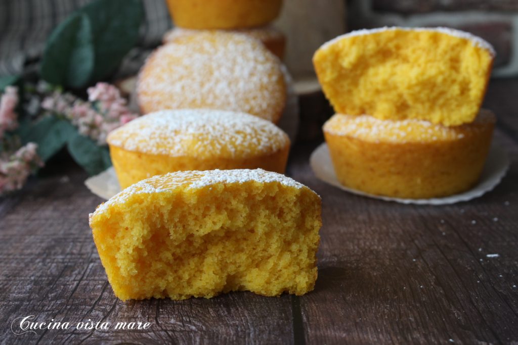 Bolinho macio de cenoura e laranja Cozinha vista para o mar