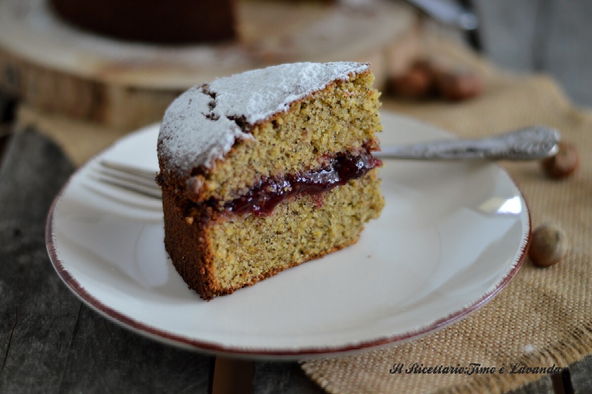 Bolo de trigo sarraceno com geleia