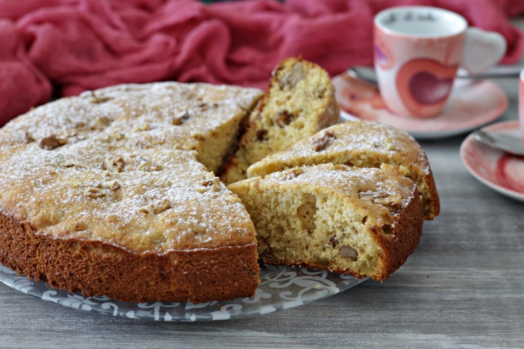 Torta-soffice-con-noci-e-fichi