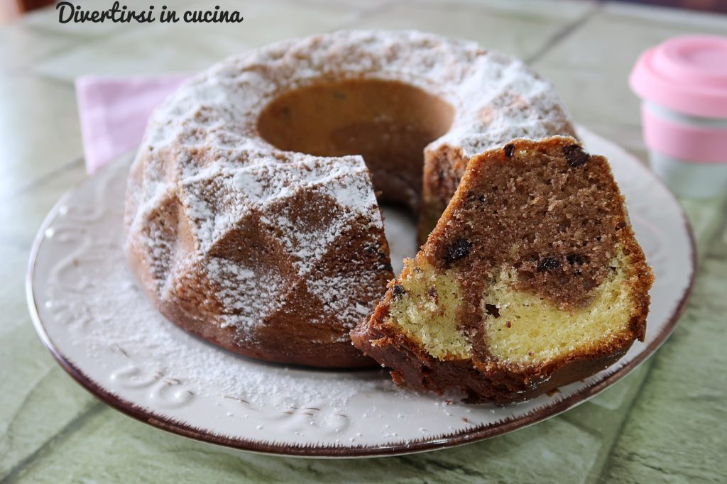 Bolo de Anel Super Fofo Mesclado com Cacau