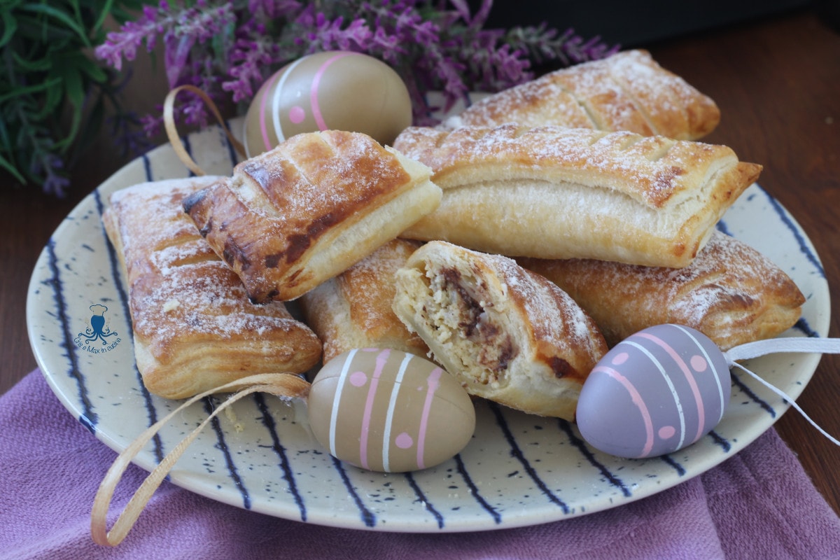 Bolseiros de massa folhada com pastiera na fritadeira a ar