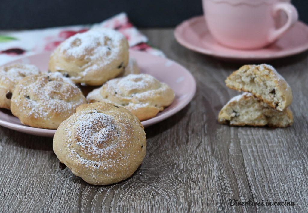 Brioche com flocos de aveia e gotas de chocolate