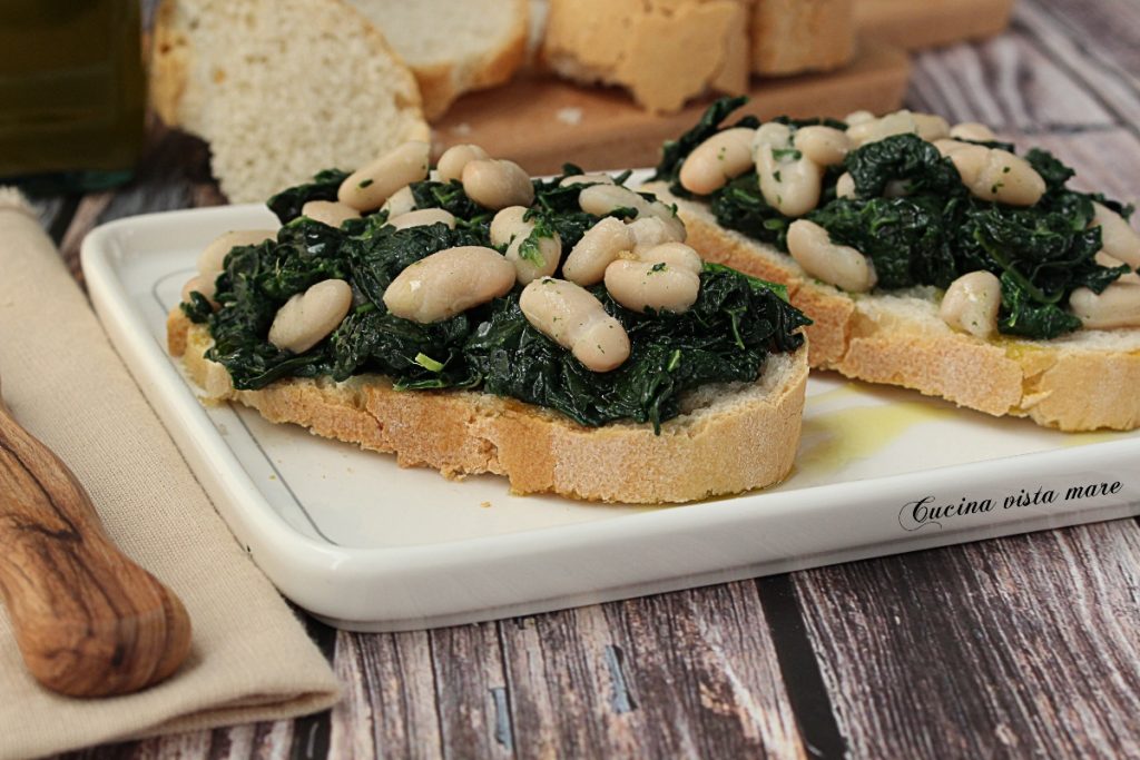 Bruschettas de couve e feijão Vista do mar