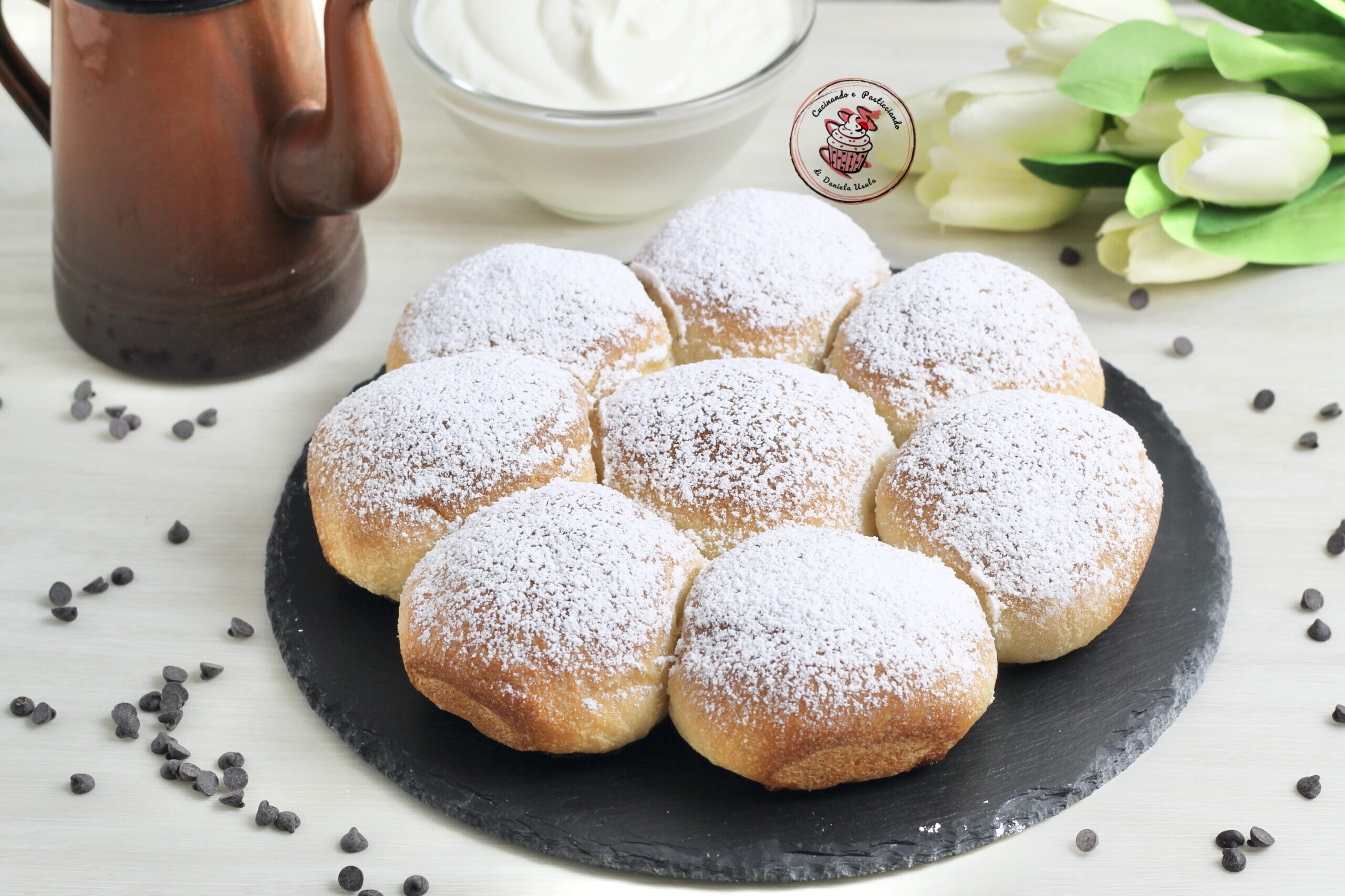 Danubio de panetone de iogurte com gotas de chocolate