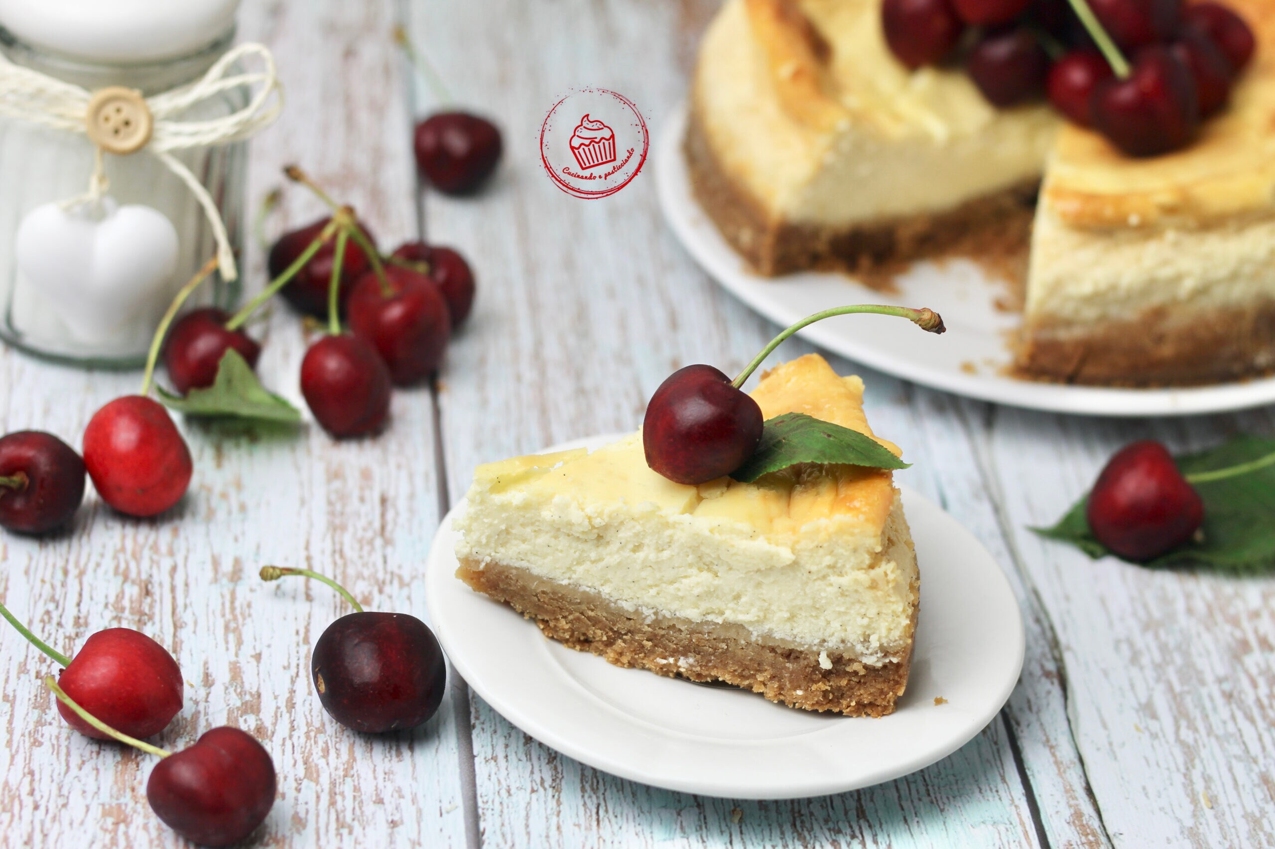 Cheesecake assada com cerejas