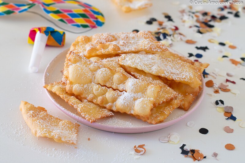 CHIACCHIERE DE CARNAVAL LEVES E CROCANTES