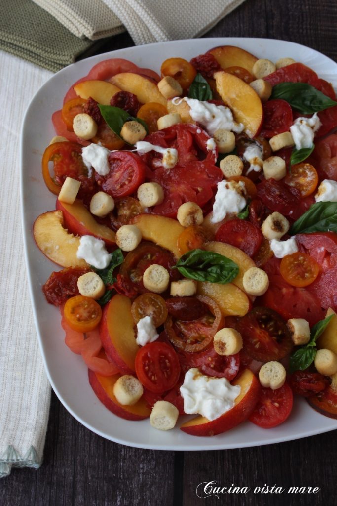 Carpaccio de tomates com burrata Cozinha vista mar