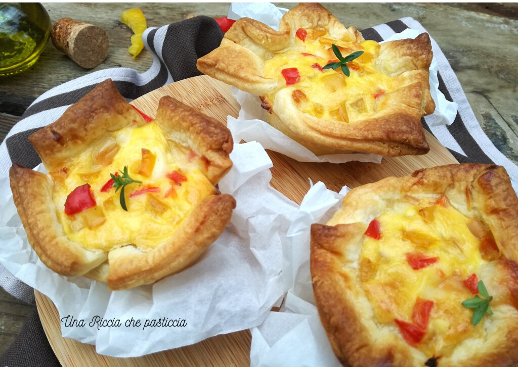 cestinhos de massa folhada com pimentões e provolone 2