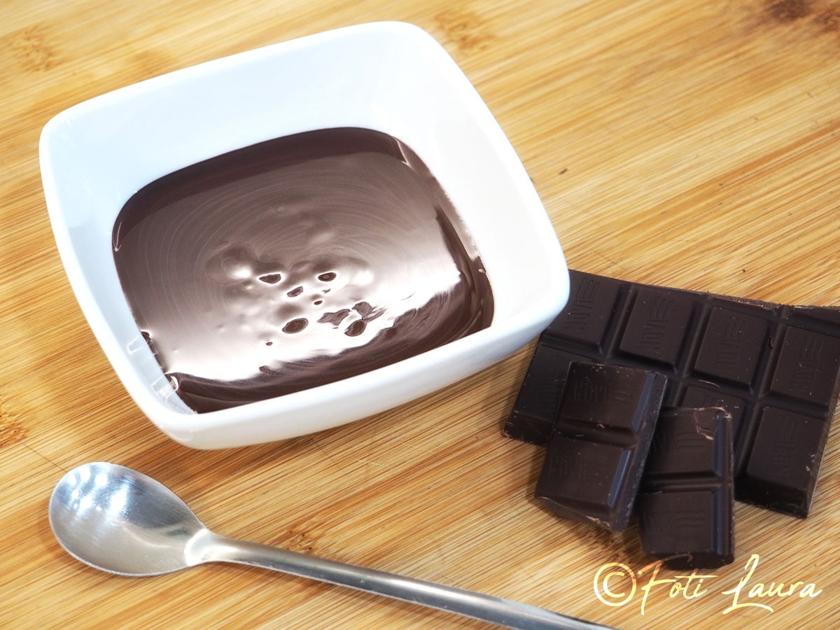 Como derreter chocolate em banho-maria ou no micro-ondas: Truques anti-grumos