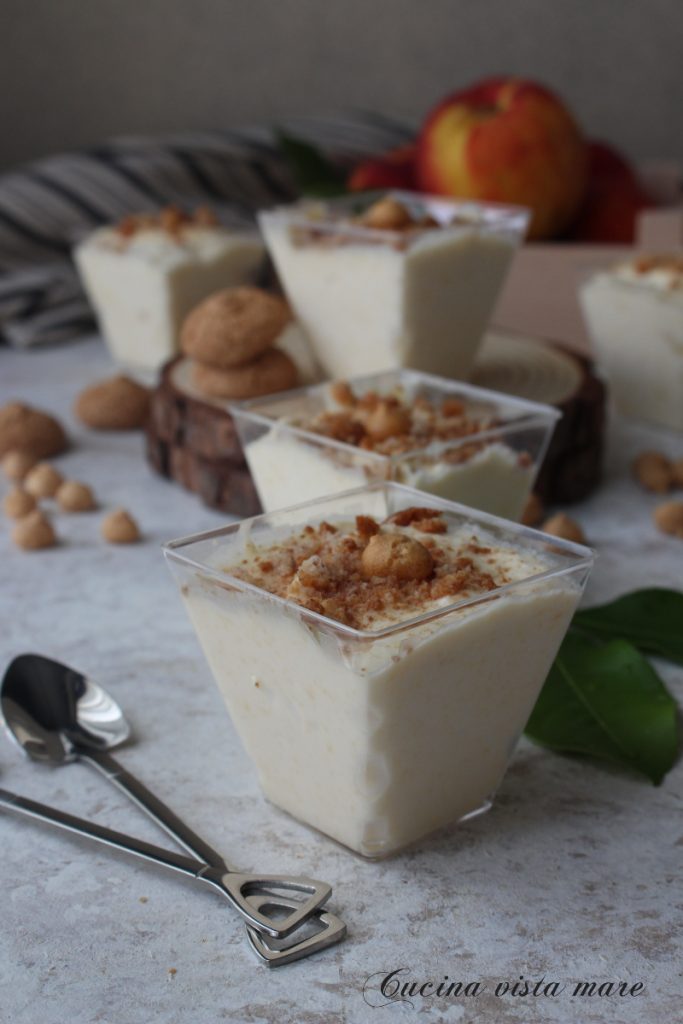 Copinhos de pêssego e amaretti Cozinha vista mar
