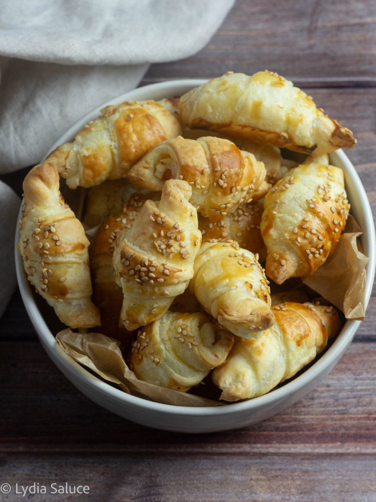 Croissants salgados com salmão e ricota