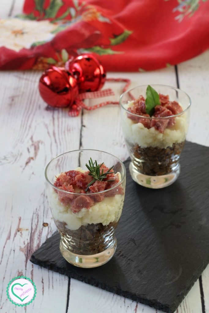 Cotechino no copo com lentilhas