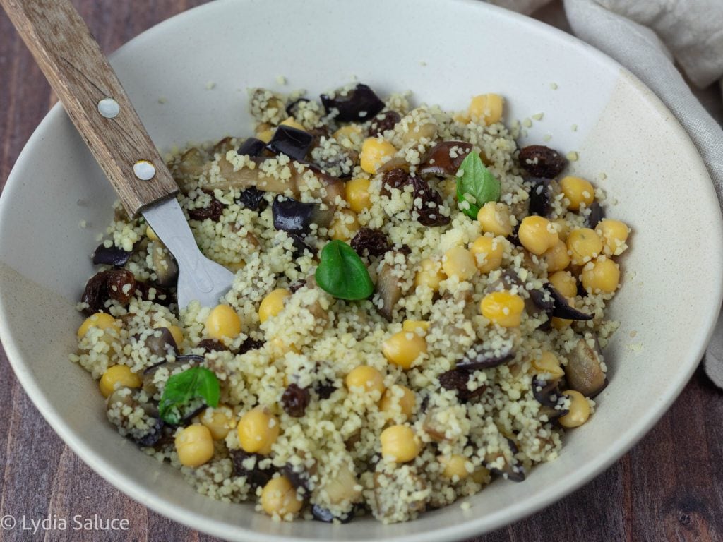 Cous Cous grão-de-bico e berinjela