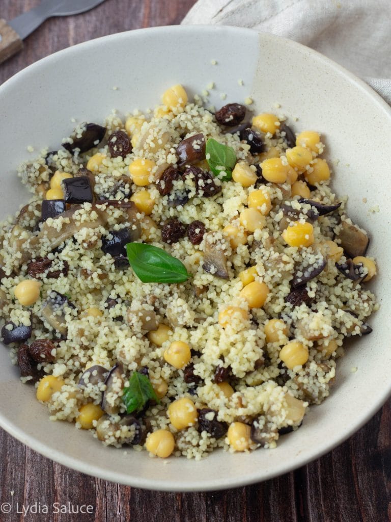 Cous Cous grão-de-bico e berinjela