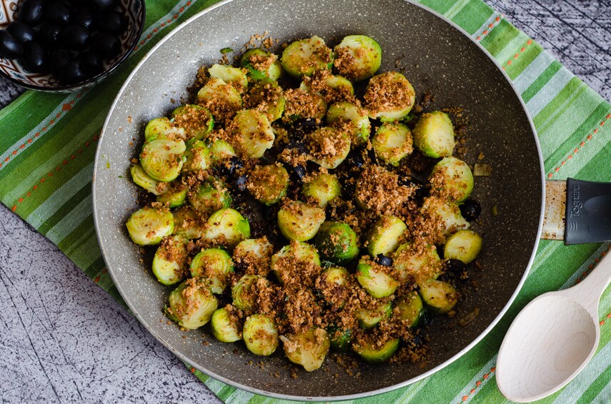 Couve-de-Bruxelas crocantes na frigideira