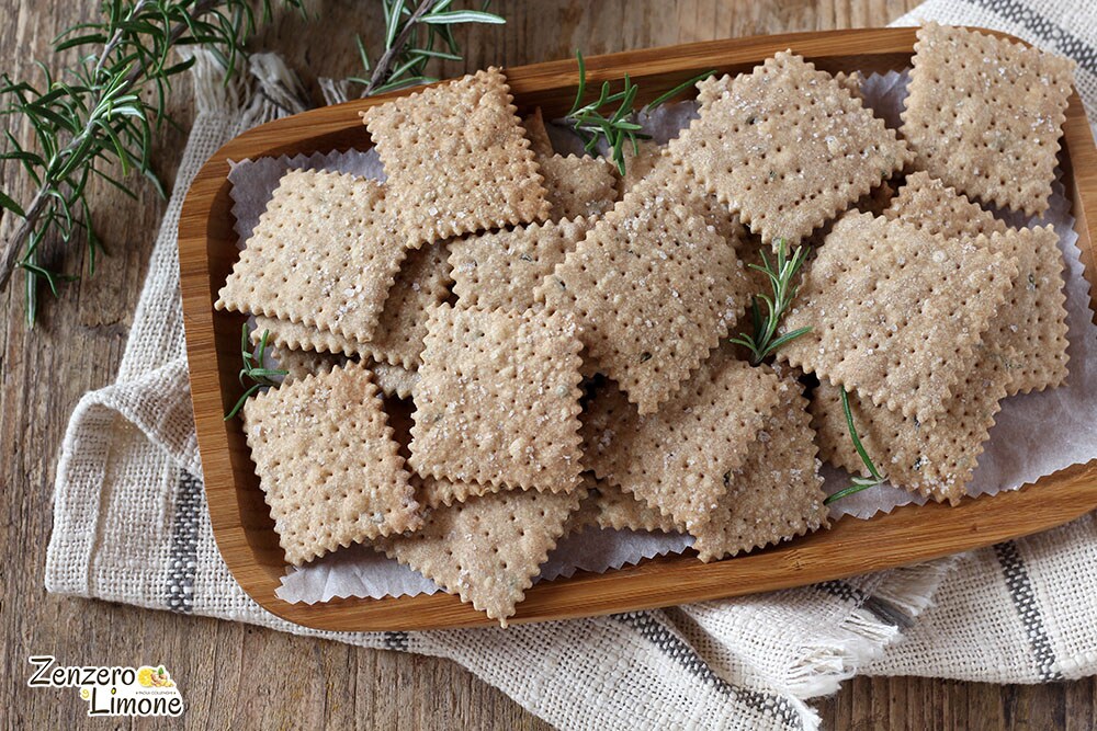 crackers de espelta com alecrim