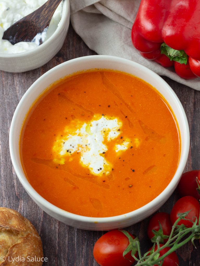 Creme de pimentão e stracciatella