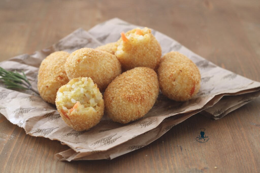 Croquetes de arroz com salmão
