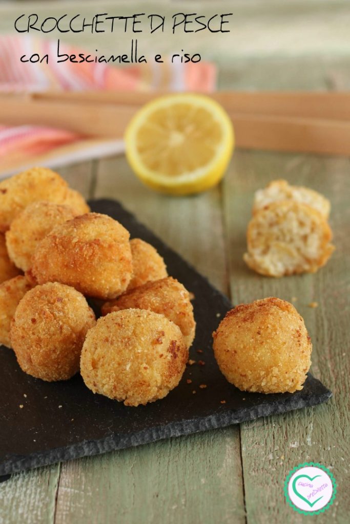 Croquetes de peixe com molho bechamel e arroz