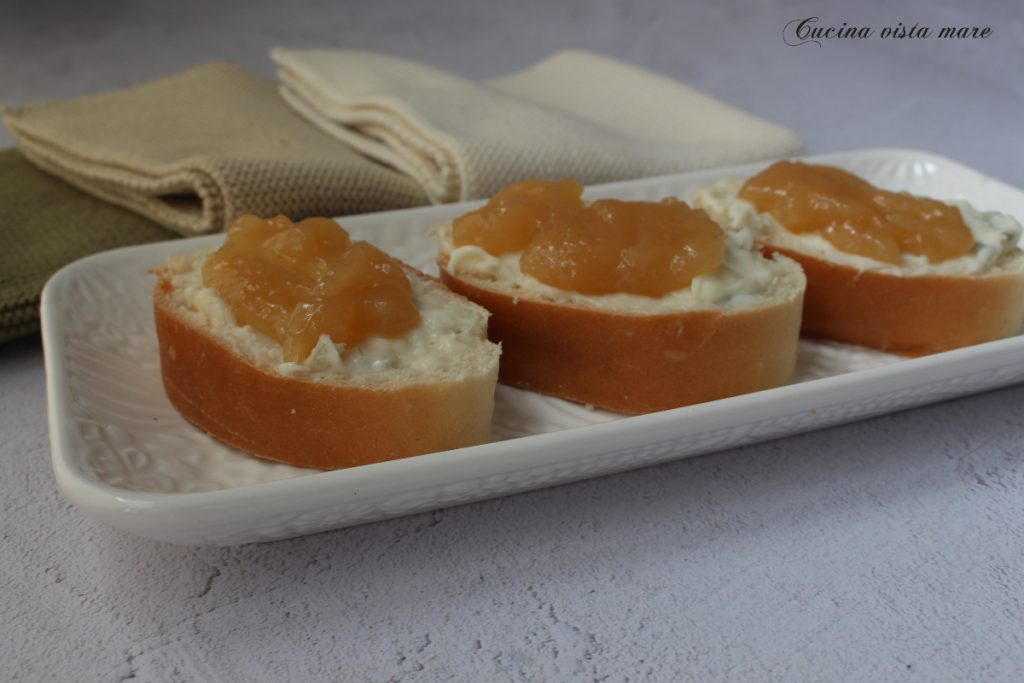 Crostini gorgonzola e pera Cozinha vista mar