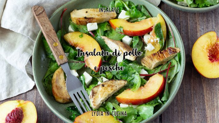 Salada de frango e pêssegos