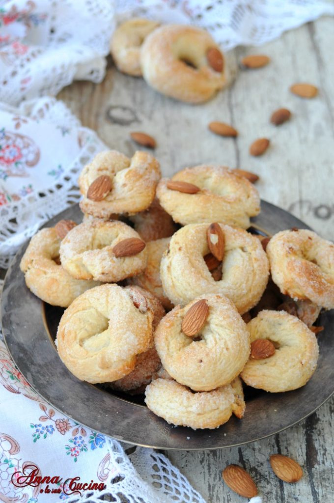Biscoitos rosquinhas com fermento natural