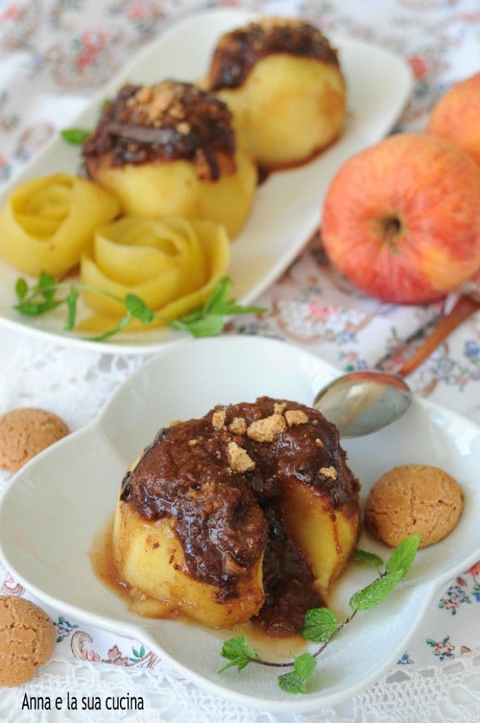 Maçãs recheadas com chocolate e amaretti