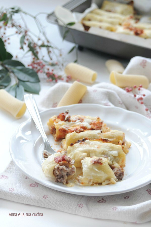 Paccheri com ragu branco e vermelho
