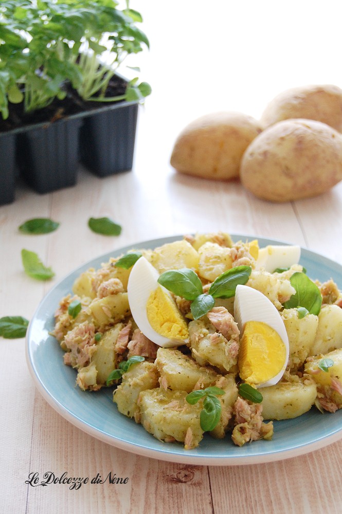 salada de batata com pesto, atum e ovos