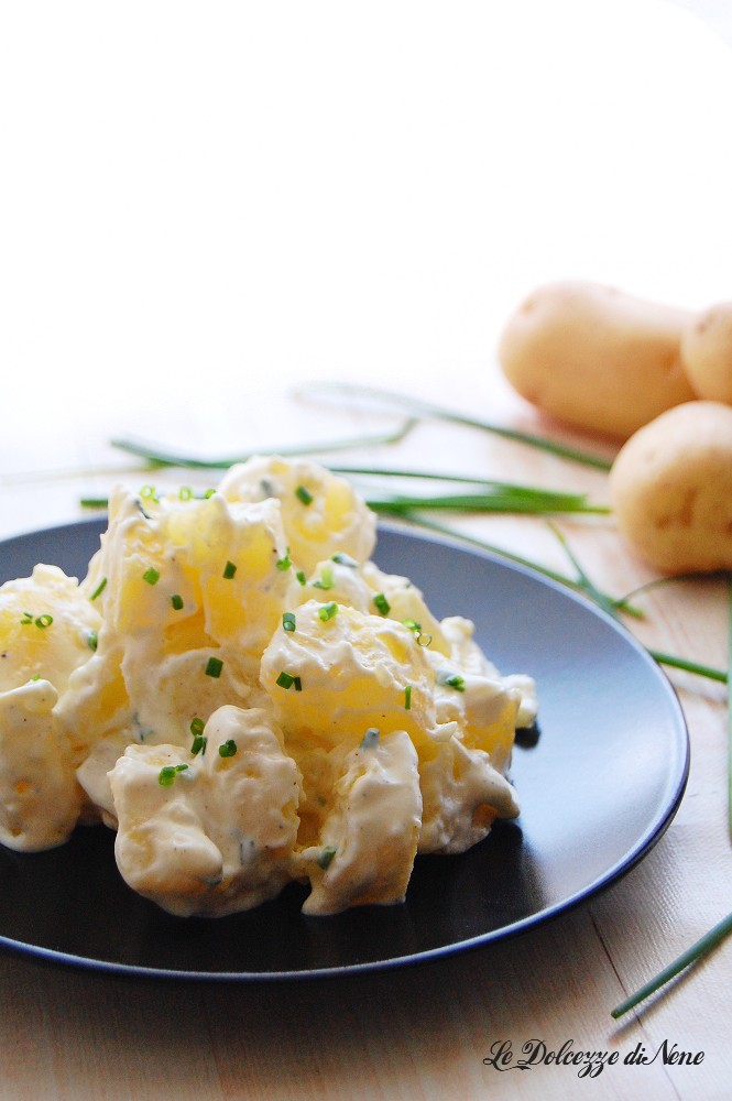 salada de batata com molho de iogurte grego