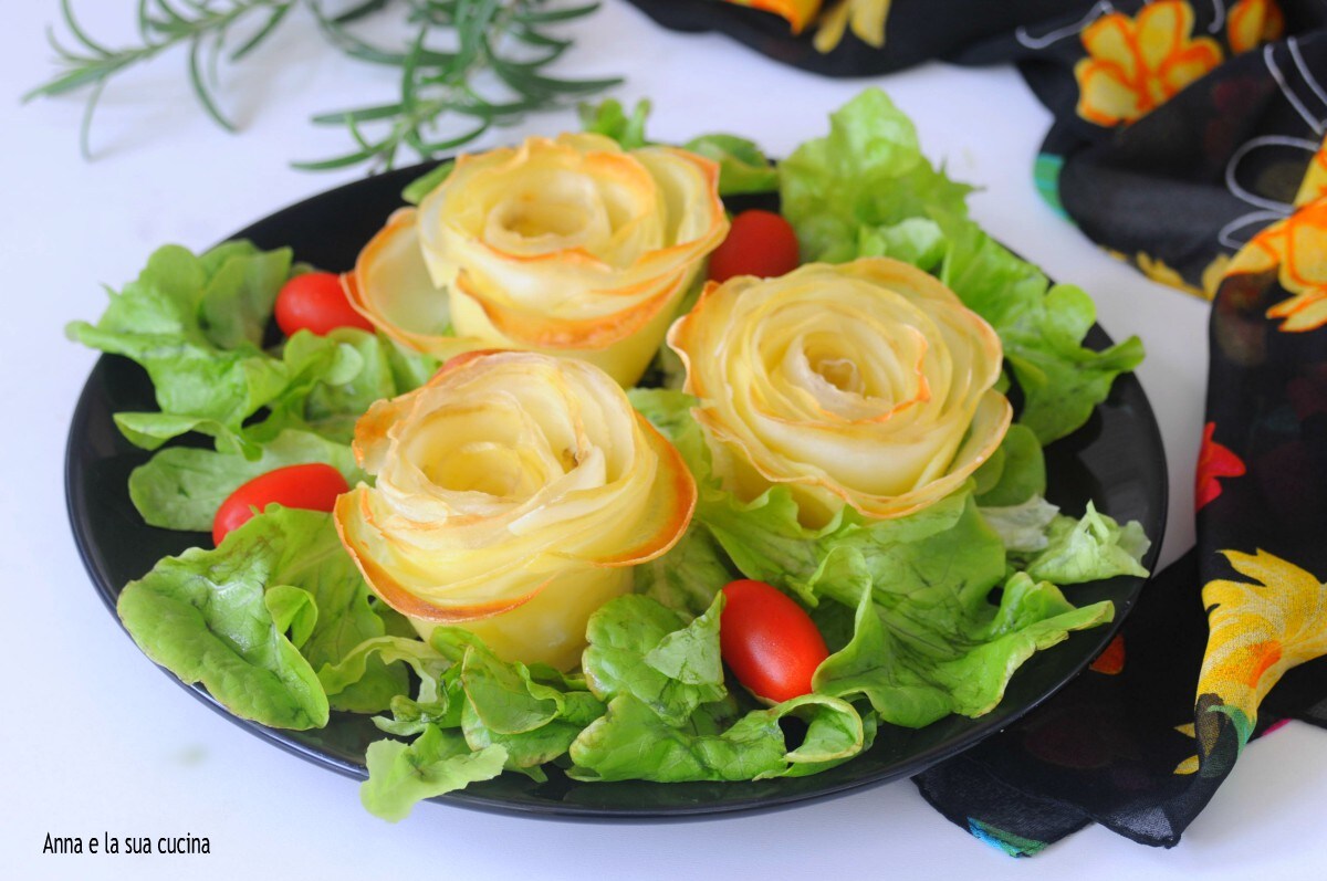 Rosas de batatas assadas cenográficas